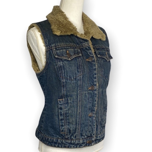 GAP Sherpa Lined Denim Jean Vest - Picture 4 of 10